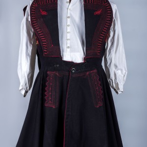 Ανδρική γαμπριάτικη στολή